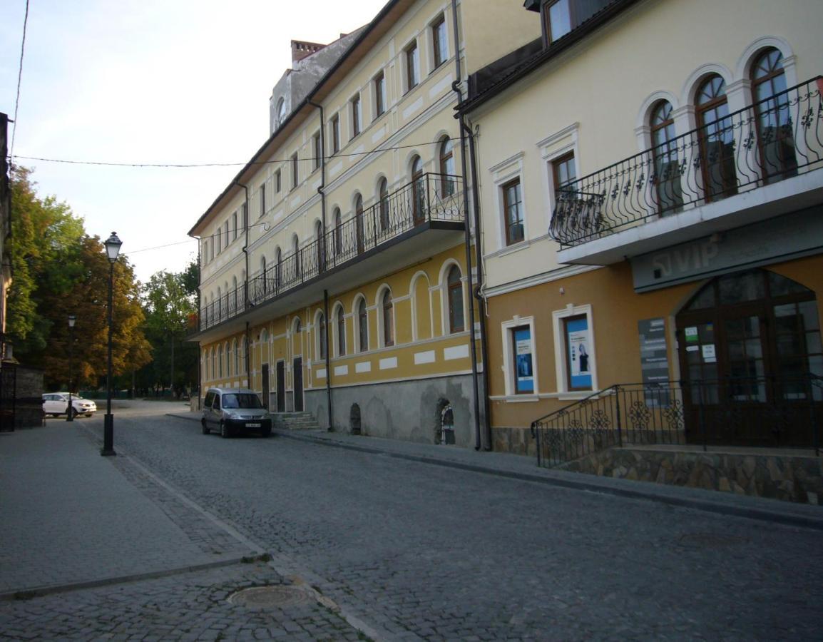 Apartments U Ratushi Kamjanyi Potoki Kültér fotó