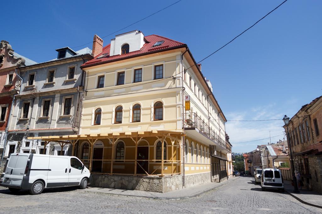 Apartments U Ratushi Kamjanyi Potoki Kültér fotó